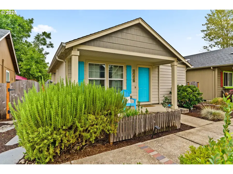 3031 Hummingbird Ln, Eugene, OR 97405 - Image #2