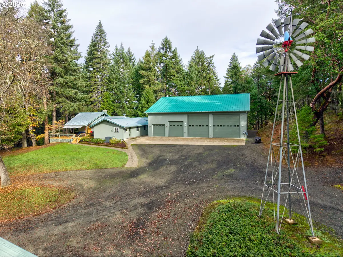 894 Colwell Hill Ln, Roseburg, OR 97471 - Image #1