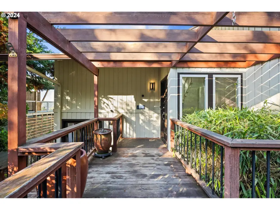 1060 Upper Devon Ln, Lake Oswego, OR 97034 - #3