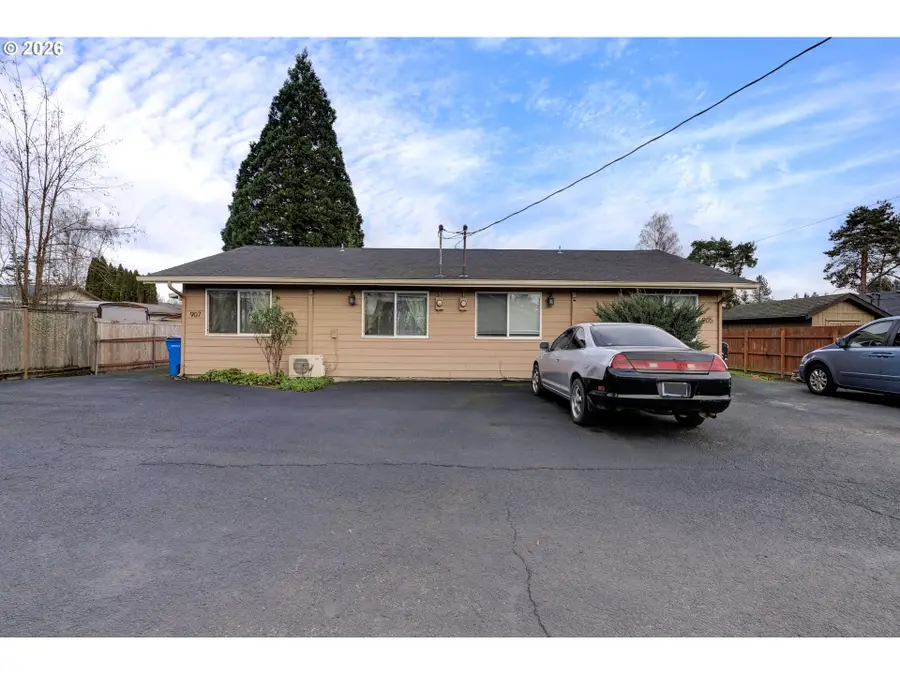 907 NE 1st Ave, Battle Ground, WA 98604 - #2