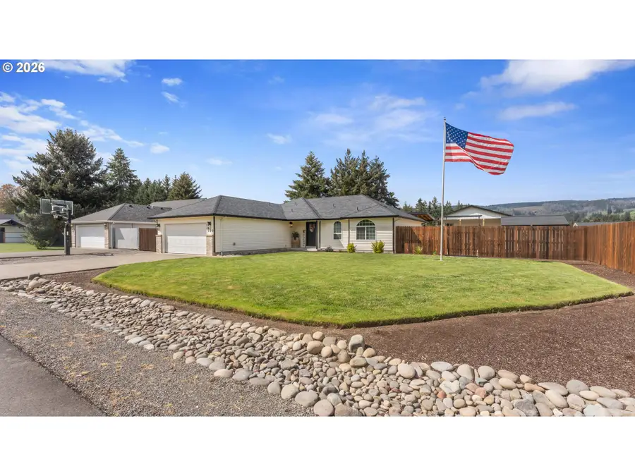 520 Fir St, Lyons, OR 97358 - #2