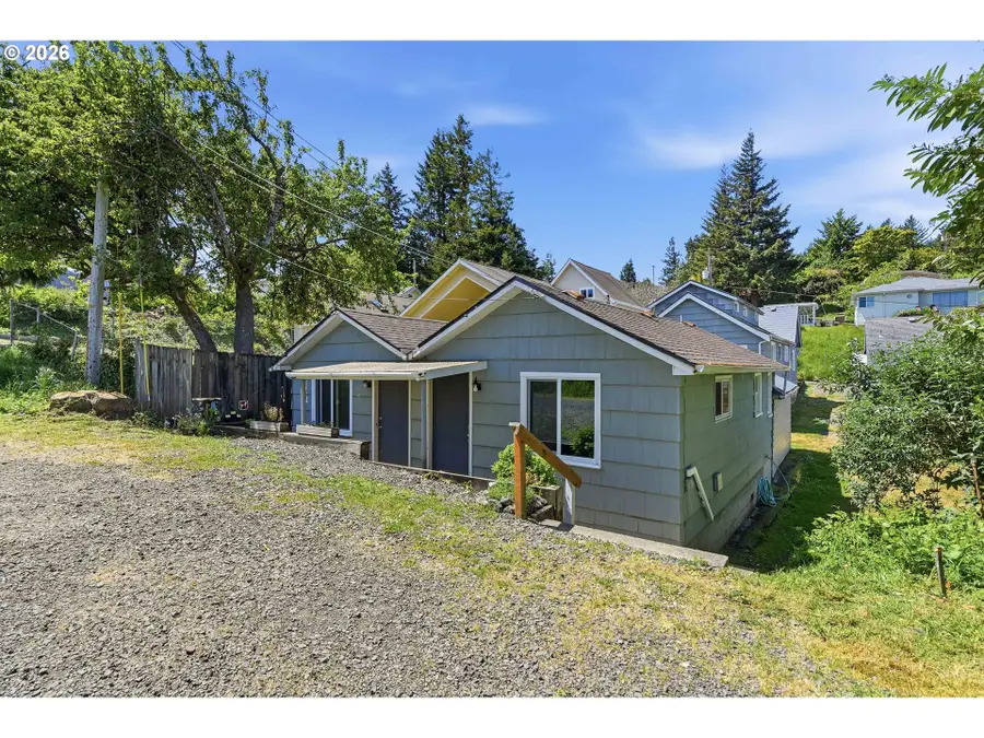 846 S 11th St, Coos Bay, OR 97420 - #2
