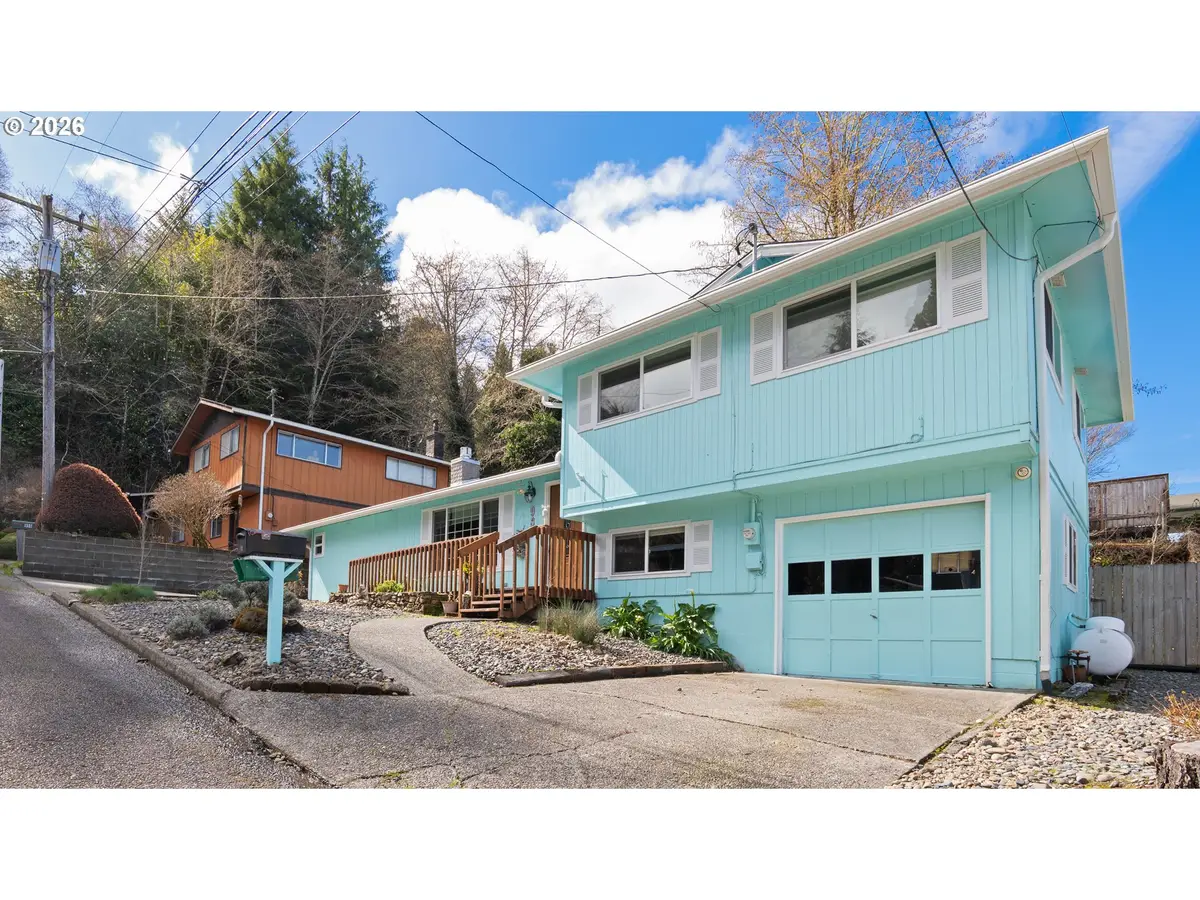 935 View St, Reedsport, OR 97467 - #1