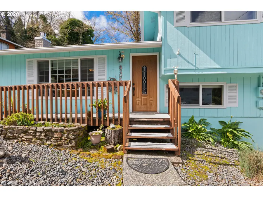 935 View St, Reedsport, OR 97467 - #2