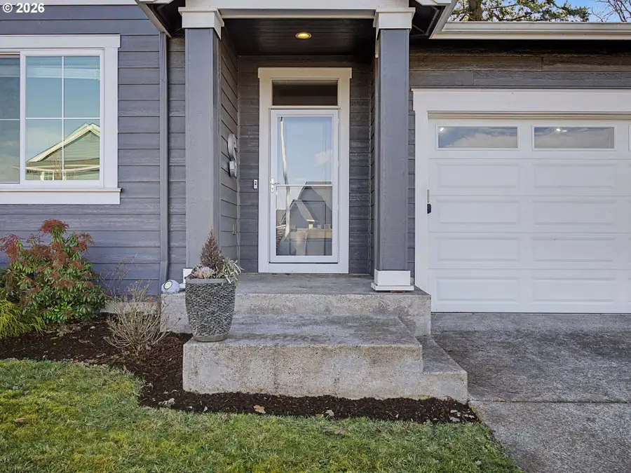 134 NE Liberty Ln, Estacada, OR 97023 - #2