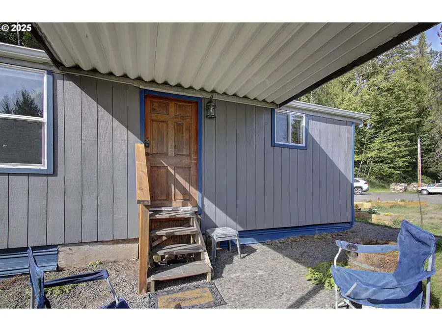 107 Guinevere Ct, Castle Rock, WA 98611 - Image #3