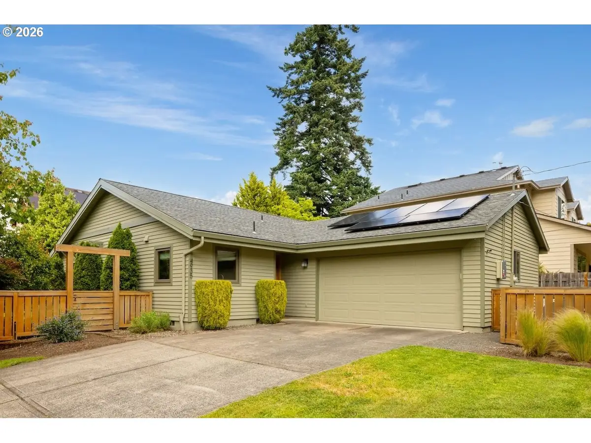 4935 SW Marigold St, Portland, OR 97219 - #1