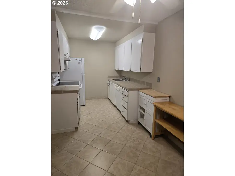 5585 E Evergreen Blvd, Vancouver, WA 98661 - #2