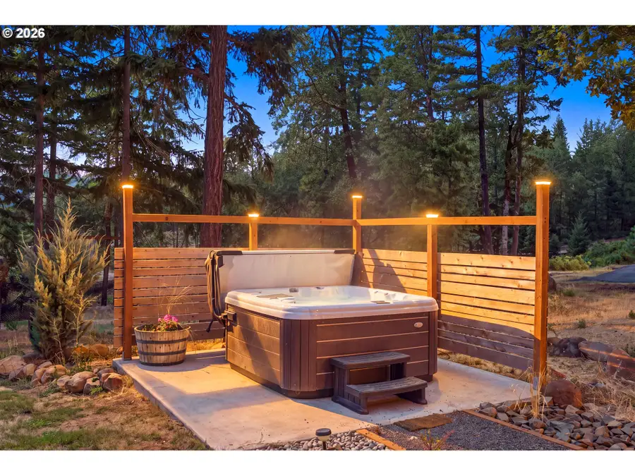 62 Kirbish Rd, White Salmon, WA 98672 - #3