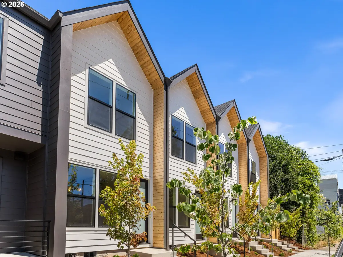 261 N Skidmore St #4, Portland, OR 97217 - Image #1