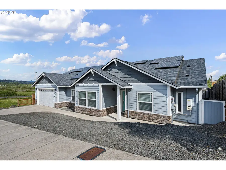 1056 Ruby Clair Dr, Creswell, OR 97426 - #2