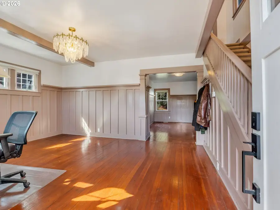 933 8th St, Astoria, OR 97103 - #3