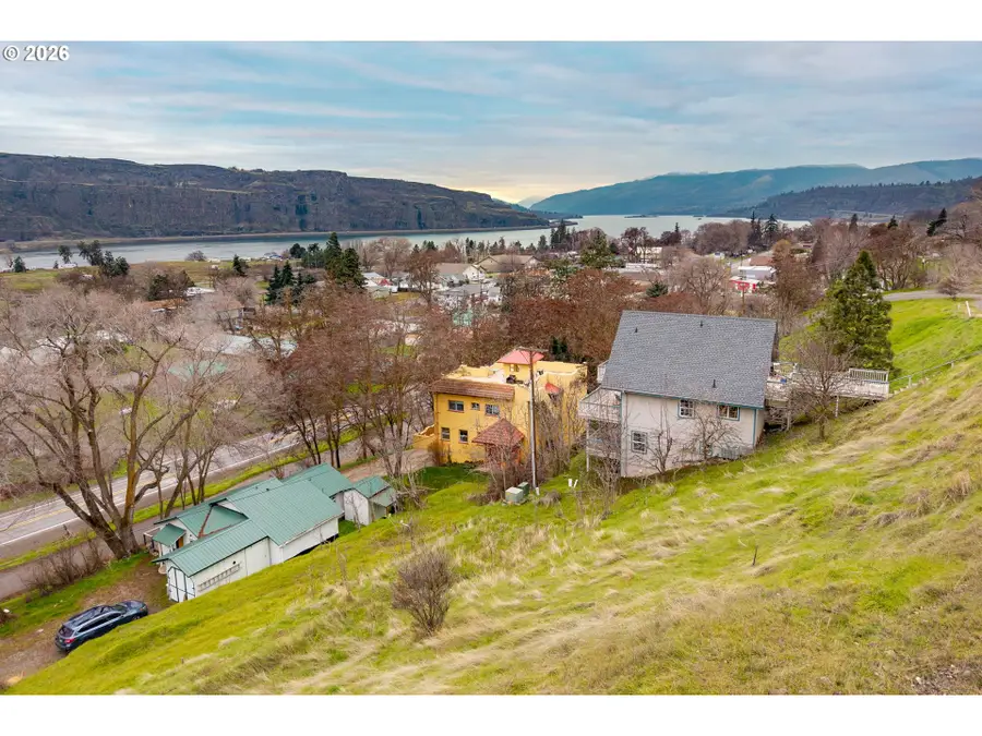 812 Klickitat St, Lyle, WA 98635 - Image #3