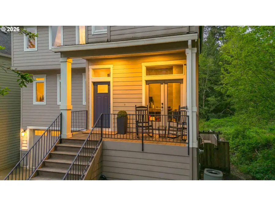 3546 SW Arnold St, Portland, OR 97219 - #3