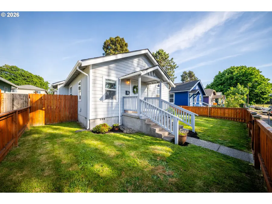 258 21st Ave, Longview, WA 98632 - #2