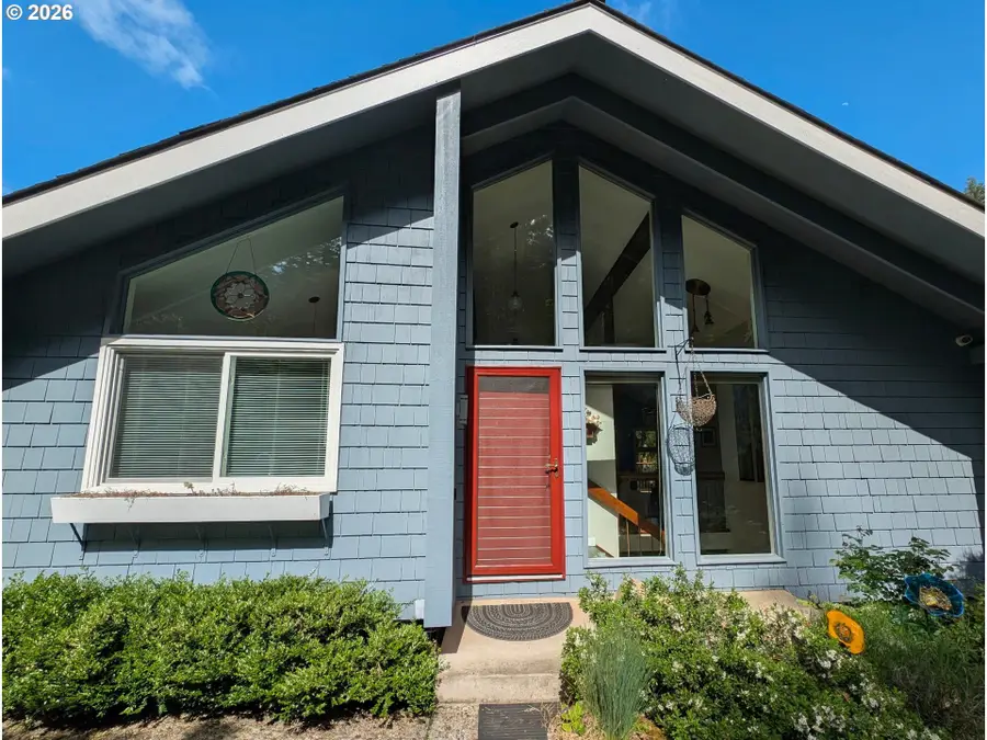 645 Startouch Dr, Eugene, OR 97405 - #2