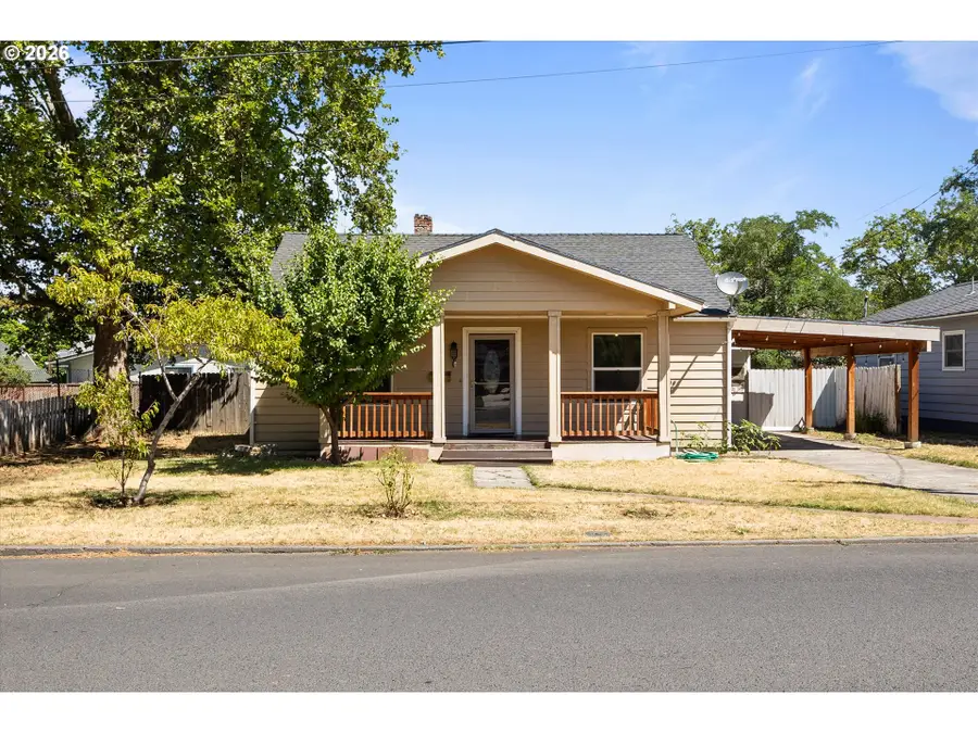 214 NW 5th Ave, Milton Freewater, OR 97862 - #2