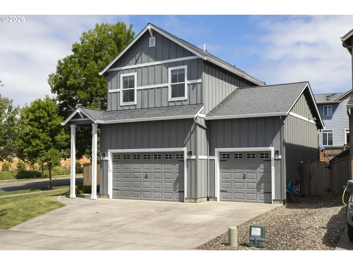 2200 S White Salmon Dr, Ridgefield, WA 98642 - #1