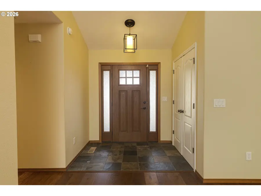 1964 NW Cottonwood Dr, McMinnville, OR 97128 - #3
