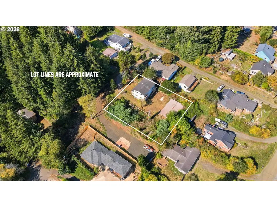 1232 S 12th St, Coos Bay, OR 97420 - #2