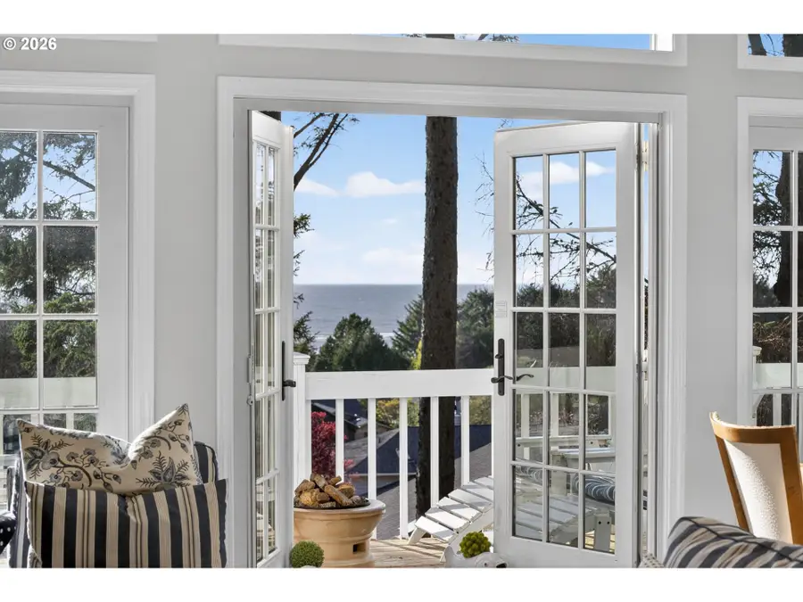 3764 E Chinook Ave, Cannon Beach, OR 97110 - #3