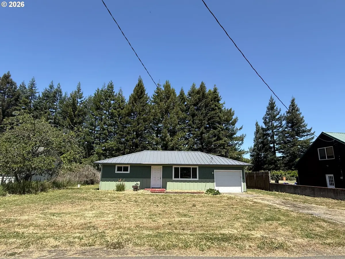 220 W Birch St, Powers, OR 97466 - #1