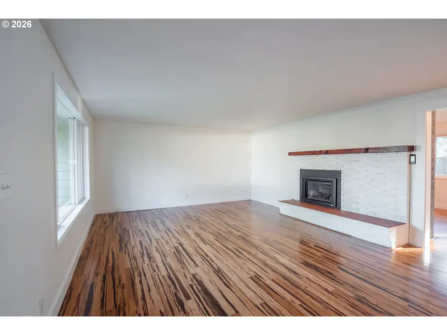 2668 Jeppesen Acres Rd, Eugene, OR 97401 - Image #2