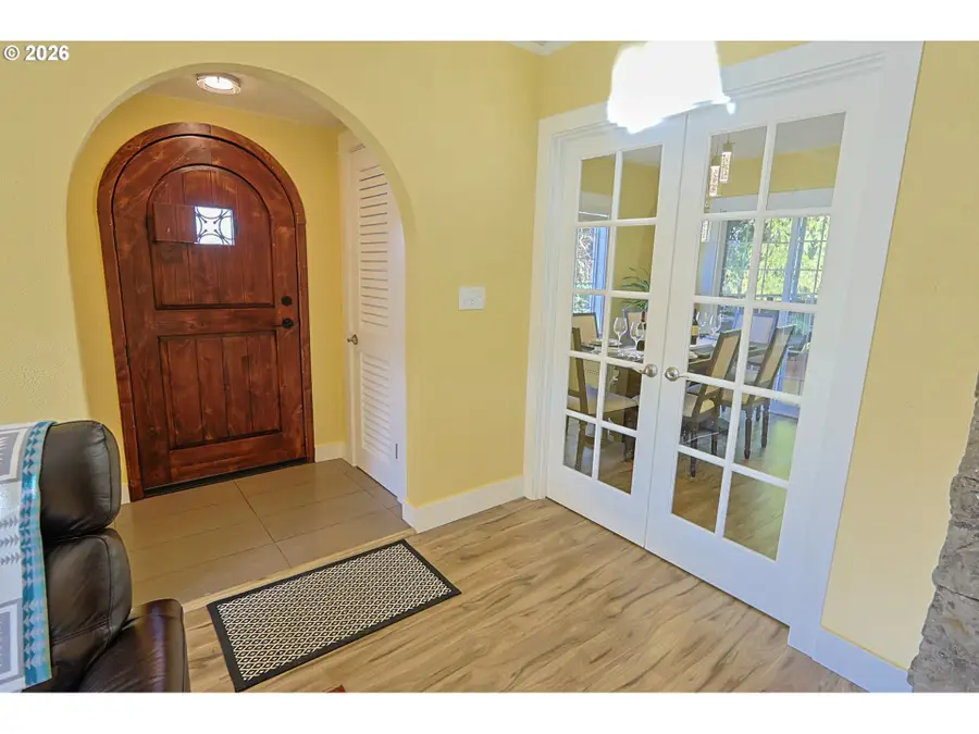 260 N Henry St, Coquille, OR 97423 - Image #2