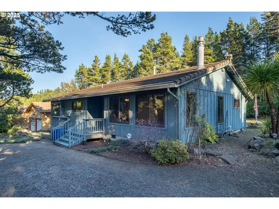 5740 Palisades Dr, Lincoln Beach, OR 97367 - Image #2