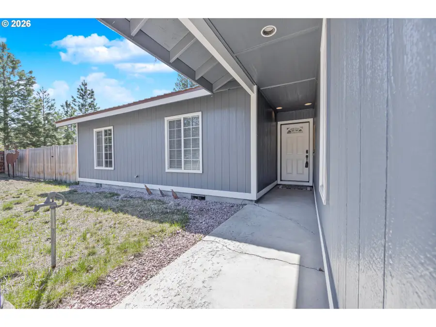 15935 Woodchip Ln, La Pine, OR 97739 - #3