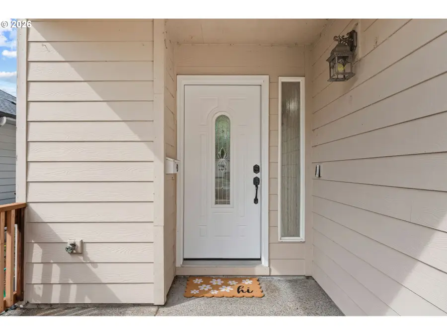 240 E Jersey St, Gladstone, OR 97027 - #2