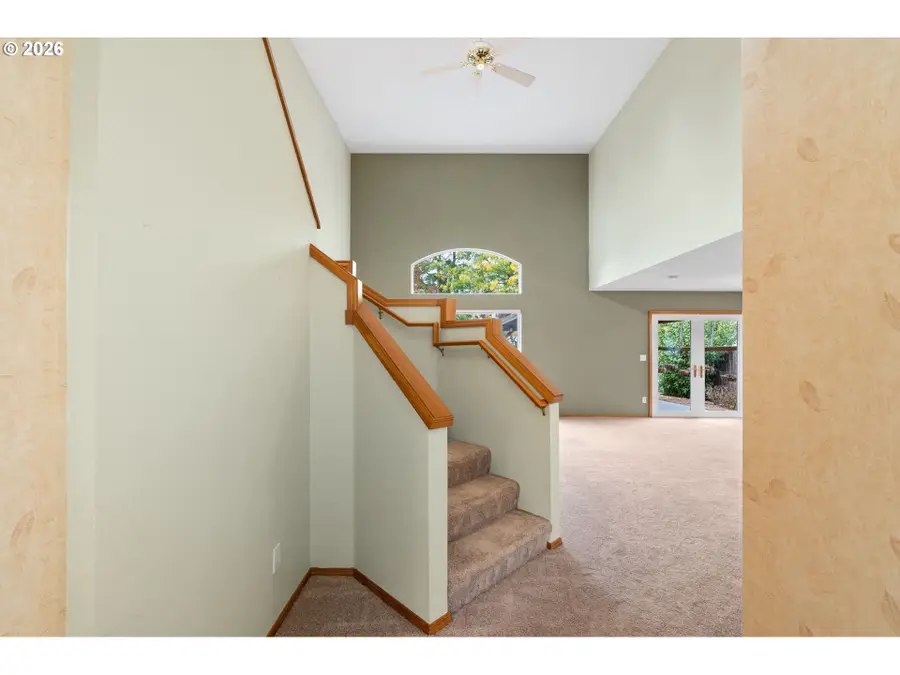 240 E Jersey St, Gladstone, OR 97027 - #3