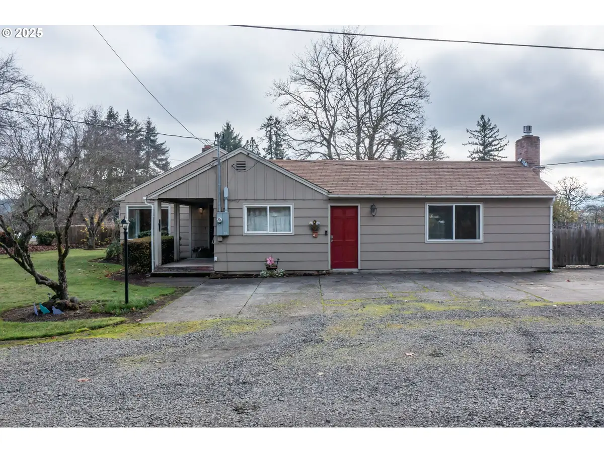 1110 Cascade Dr, Lebanon, OR 97355 - Image #1