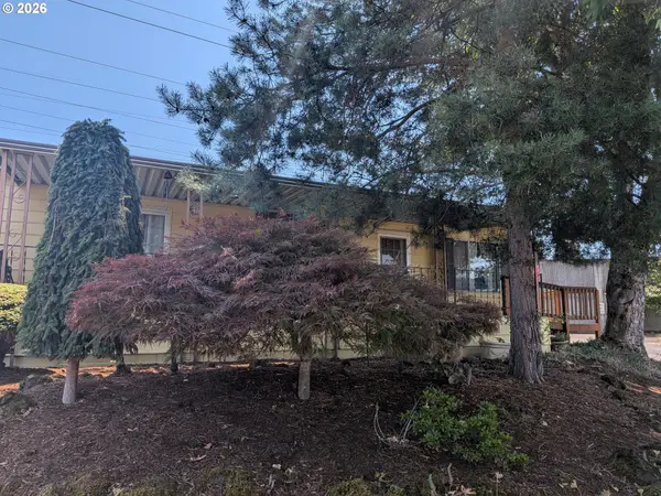 21100 NE Sandy Blvd #36, Fairview, OR 97024