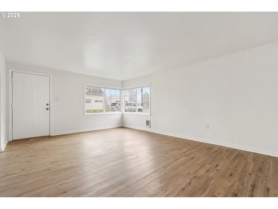 107 N 2nd St, Pe Ell, WA 98572 - #2