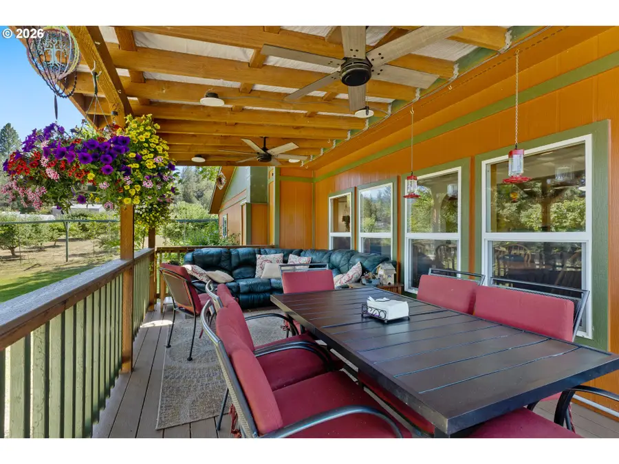 220 Faver Dr, Riddle, OR 97469 - #3