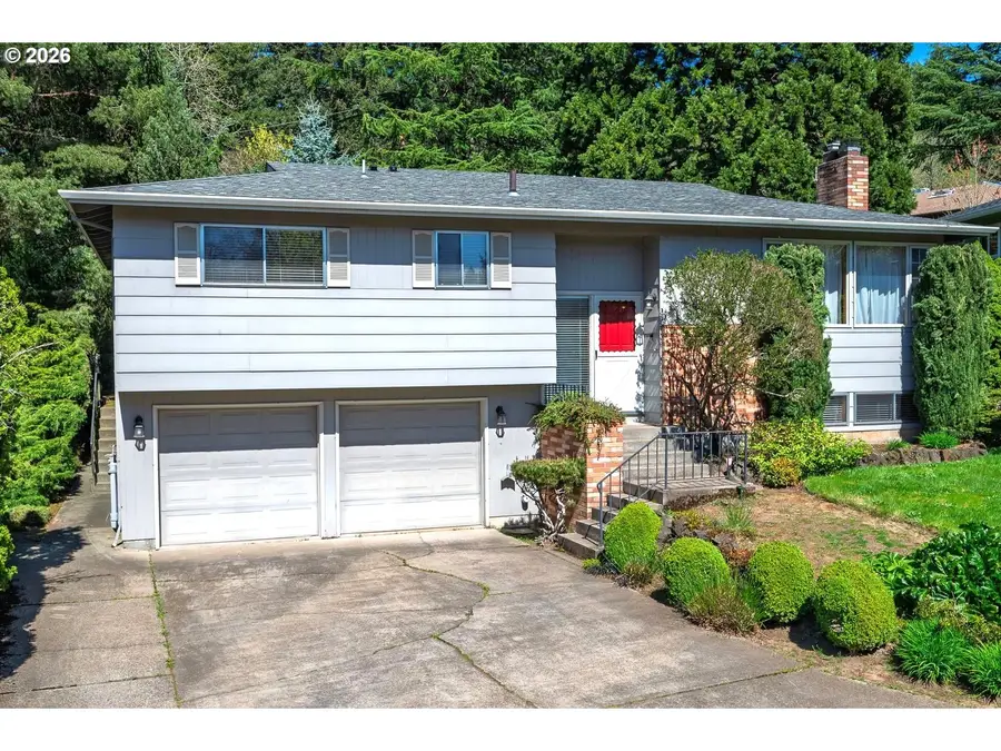 5815 SW Huddleson St, Portland, OR 97219 - #2