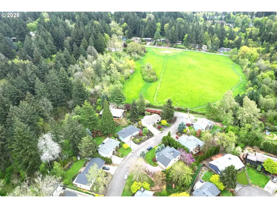 5815 SW Huddleson St, Portland, OR 97219 - #3