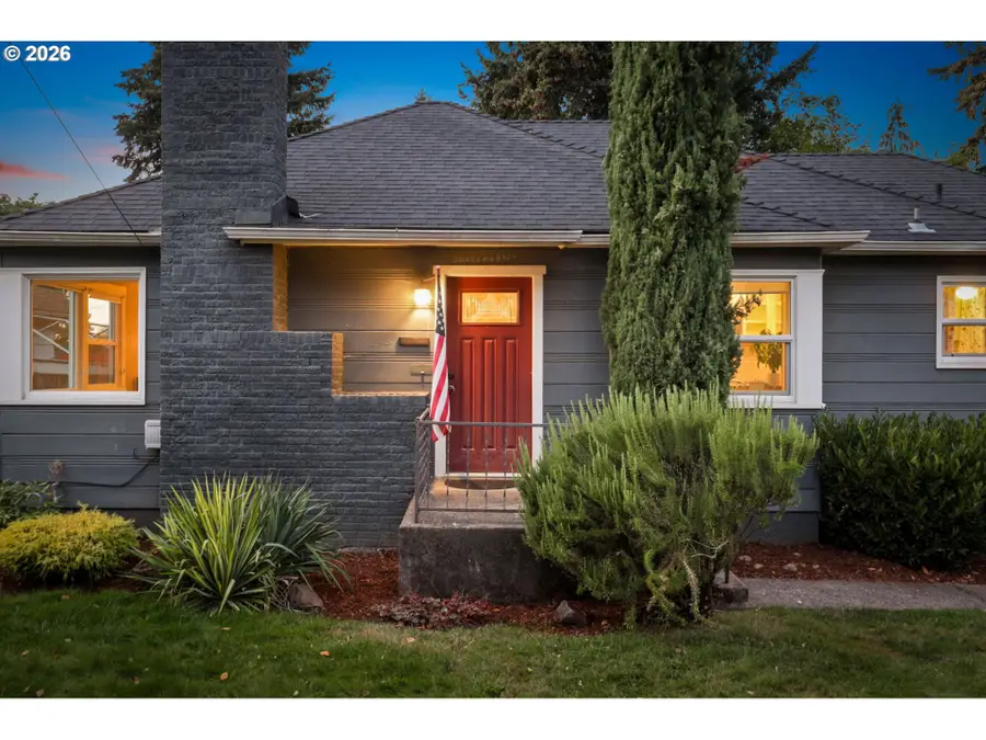9917 NE Campaign St, Portland, OR 97220 - #2