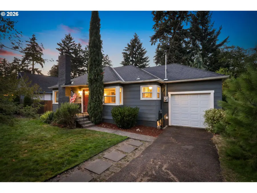9917 NE Campaign St, Portland, OR 97220 - #3