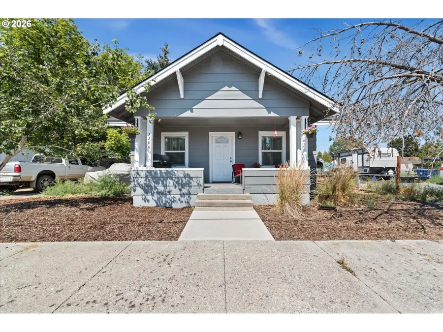 2206 Mitchell Ave, Baker City, OR 97814 - #2