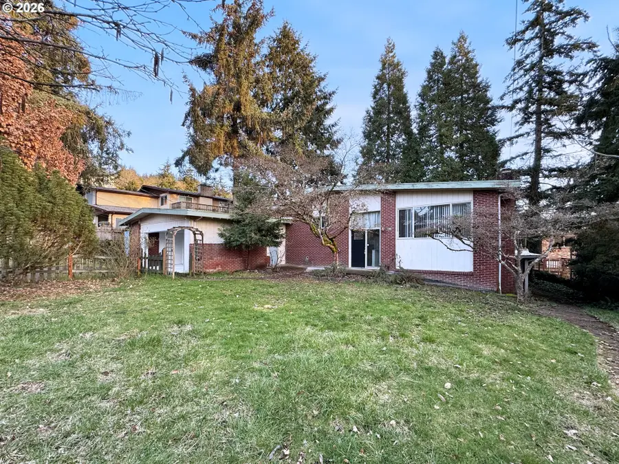 1180 E 37th Ave, Eugene, OR 97405 - #2