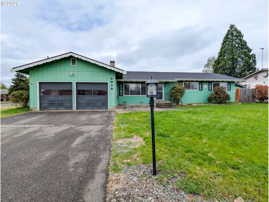 1612 NW Wanell St, Roseburg, OR 97471 - #2