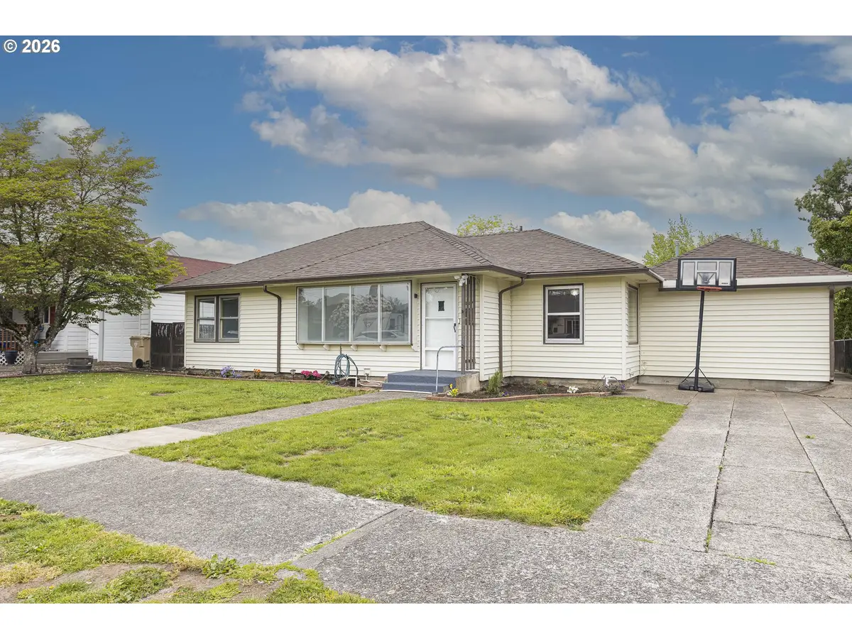 591 Harden Dr, Lebanon, OR 97355 - #1