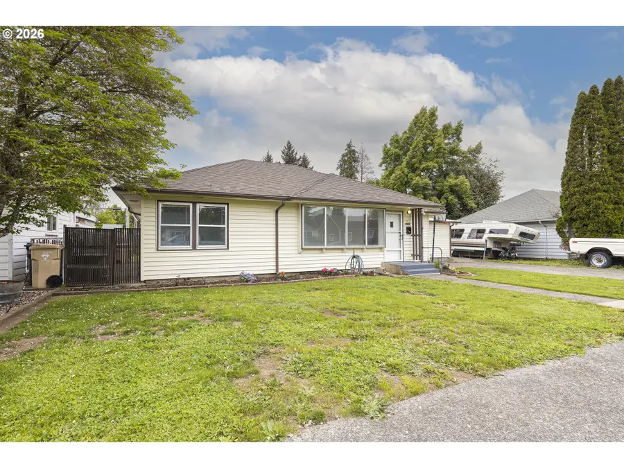 591 Harden Dr, Lebanon, OR 97355 - #2