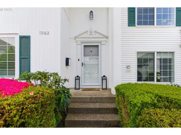 13162 SW 17th St, Beaverton, OR 97008