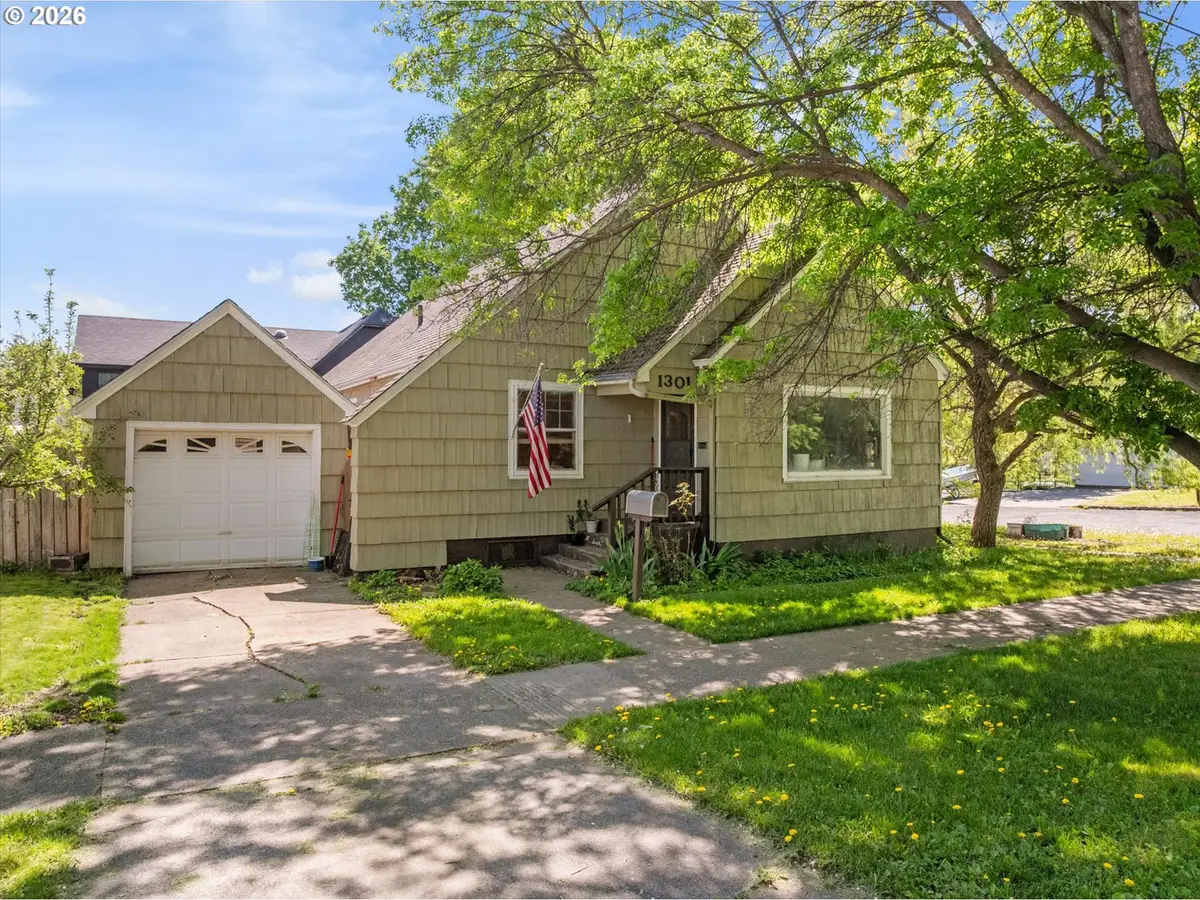 1301 6th St, La Grande, OR 97850 - #1