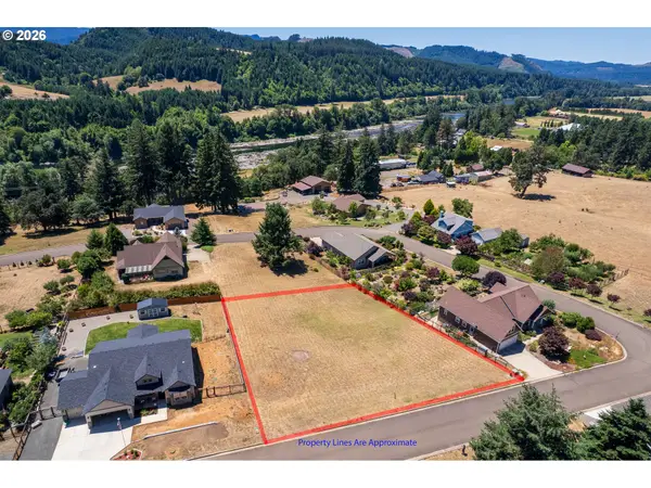 924 C St, Elkton, OR 97436
