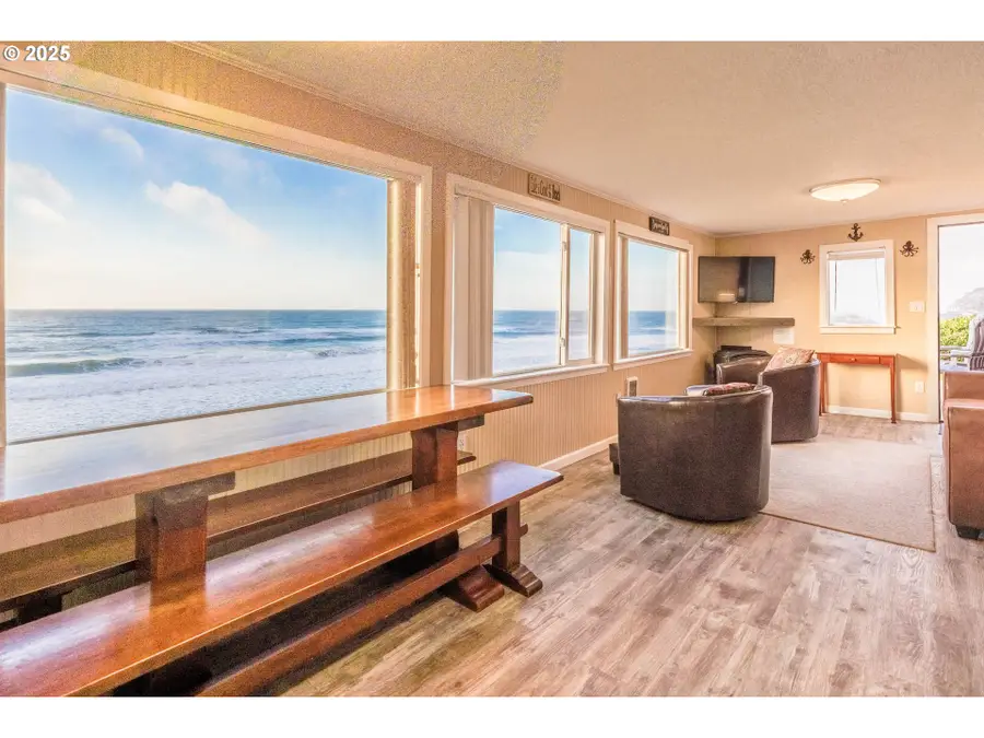 3521 SW Anchor Ave #3, Lincoln City, OR 97367 - Image #2