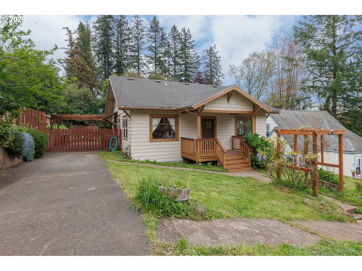 565 SE 4th St, Toledo, OR 97391 - #1